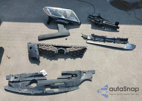 2015 Nissan Pathfinder Sl z USA, uszkodzony, nr VIN 5N1AR2MN2FC659731